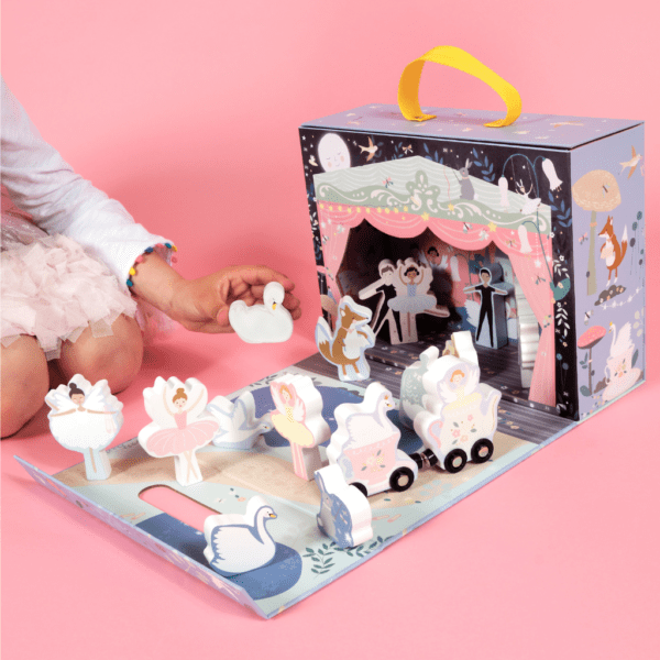 Spielbox mit Holzfiguren - Verzaubert – Bild 2