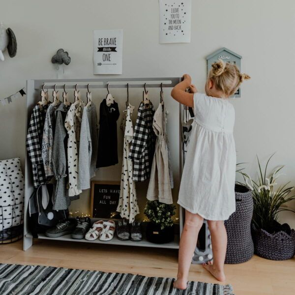 Toddlers Clothing Rack for Hangers - Image 3