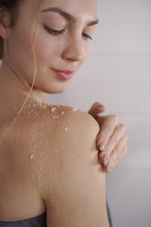 Lavender Body Scrub With Grapefruit Essential Oil - 250 ml - Image 3