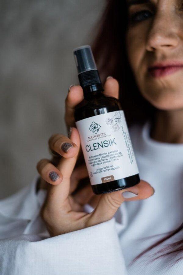 CLENSIK Make-up Removal Oil with Local Herbs 100ml - Image 2