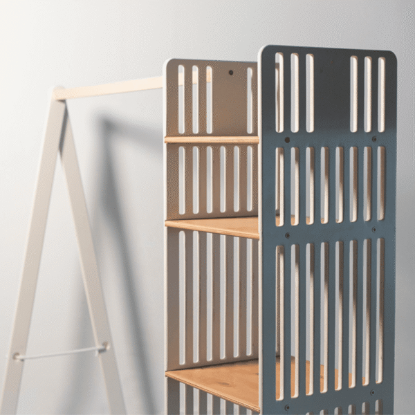 Holz-Kleiderständer für Kinder – Bild 4