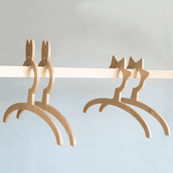 Holz-Kleiderständer für Kinder – Bild 5