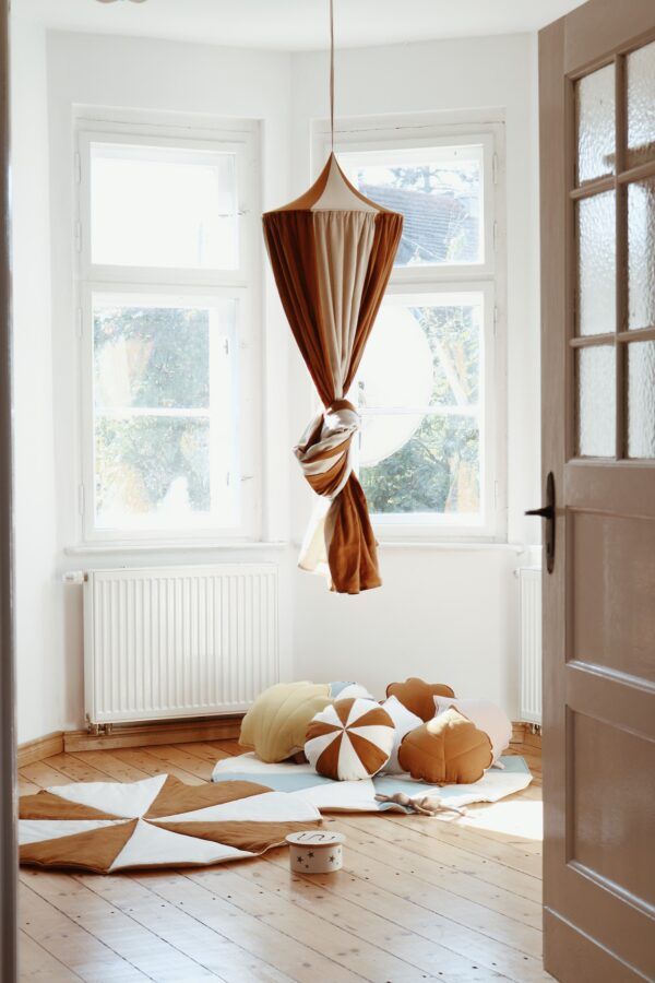 Betthimmel aus Bio-Baumwolle und Leinen – Caramel Circus – Bild 14
